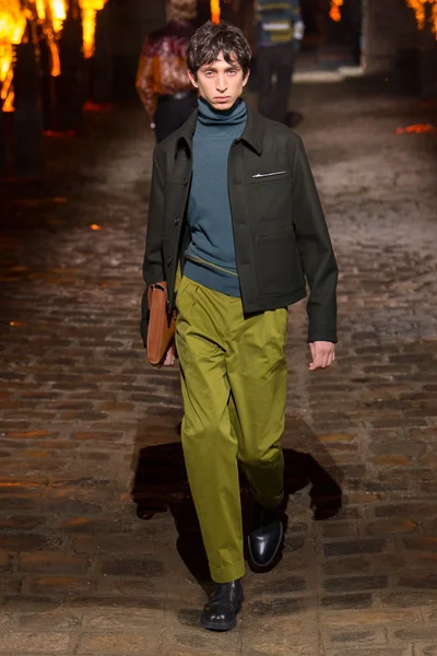 Look 22